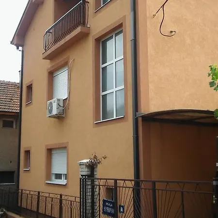 Apartmán Apartments Holiday *