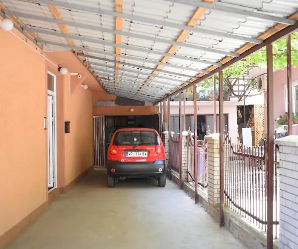 Apartments Holiday 아파트