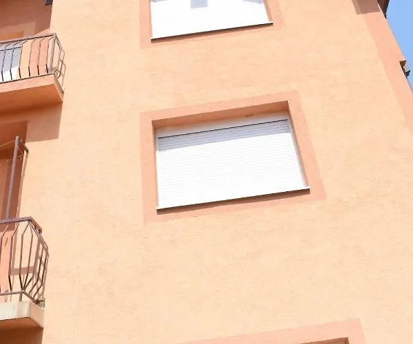 Apartments Holiday 아파트 브라네