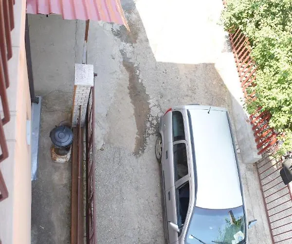 Apartments Holiday * 브라네