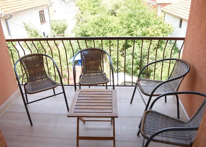 Apartments Holiday * 브라네