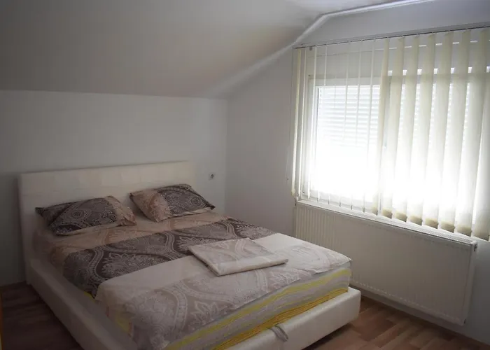 Apartments Holiday 아파트 브라네