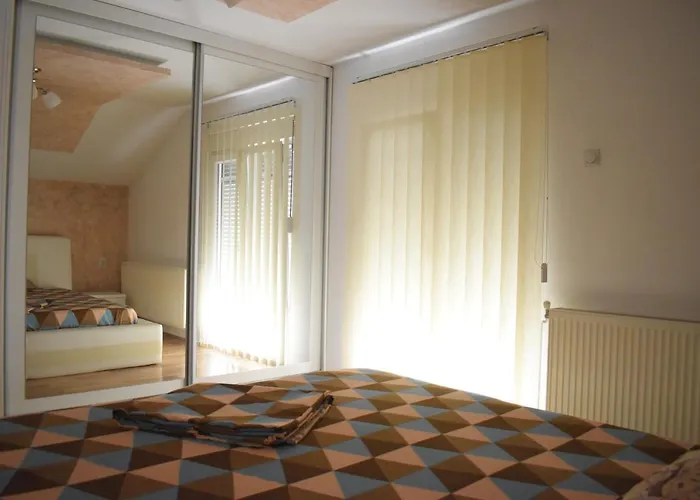 Apartments Holiday 아파트