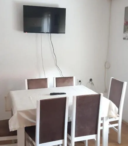 Apartments Holiday 아파트 브라네